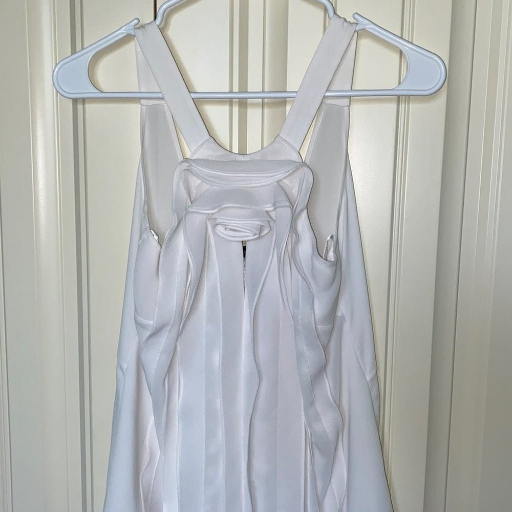bcbgmaxazria white tank top size xs